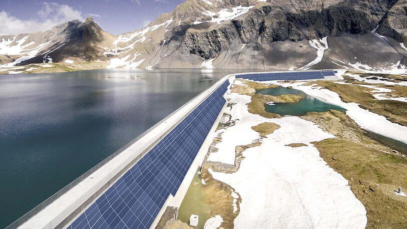 Die Axpo plant die erste alpine Solar-Grossanlage der Schweiz. Die Panels sollen auf der Muttsee-Staumauer des Pumpspeicherwerks Limmern (GL) befestigt werden.