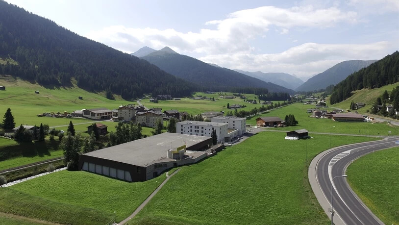 Die Multifunktionshalle in Davos steht vor einer Erweiterung und Gesamterneuerung.