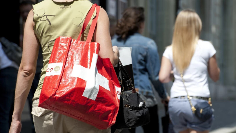 Länger "lädelen" am Samstag: das Berner Kantonsparlament hat längeren Ladenöffnungszeiten zugestimmt.