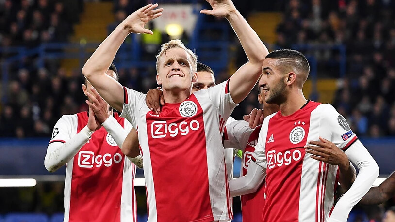 In der Gruppe H reicht Ajax Amsterdam, hier mit dem jubelnden Donny Van de Beek, im Direktduell mit Valencia ein Unentschieden zum Weiterkommen. Wie der letztjährige Halbfinalist Ajax und Valencia darf sich auch Chelsea noch Chancen ausrechnen. Die …