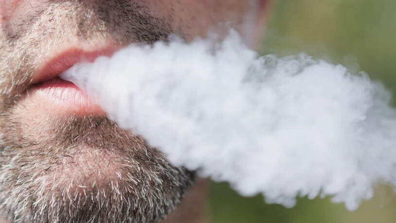 US-Forscher haben in einer 2-jährigen Studie die Schädlichkeit von E-Zigaretten bewiesen: Dampfer haben eine um 30 Prozent erhöhte Wahrscheinlichkeit, an einer Lungenkrankheit zu erkranken. Bei Tabakrauchern ist die Gefahr bedeutend höher: Die…