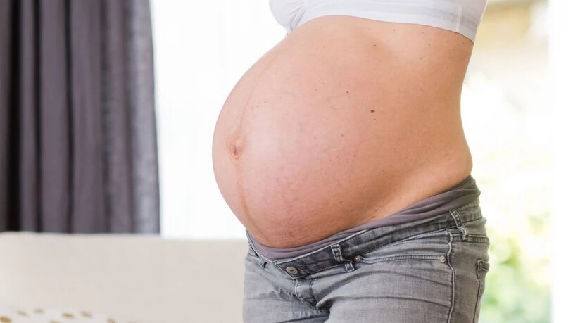 Eine Schwangerschaft im Sommer ist gesünder fürs Baby. Möglicherweise, weil die Mutter dann nicht unter Vitamin-D-Mangel leidet. (Symbolbild)