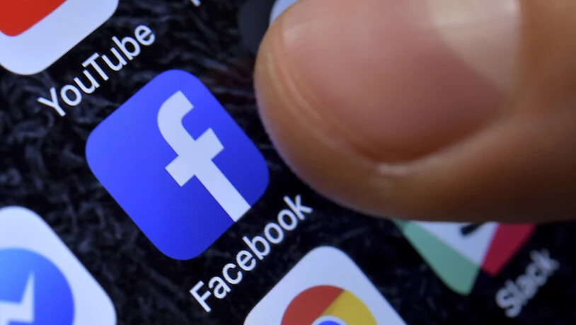 Der Onlinedienst Facebook kämpft gegen Manipulationskampagnen auf seinen Seiten. (Symbolbild)