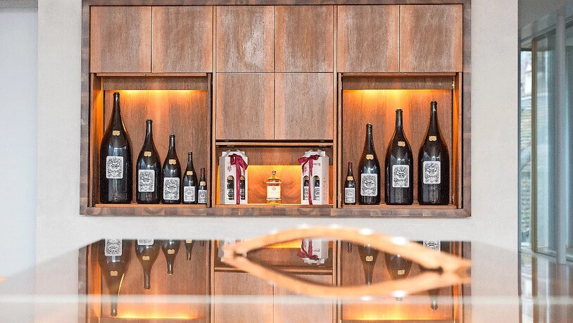 Im neuen Torkel-Gebäude werden die Produkte des Weinguts Schloss Salenegg präsentiert.