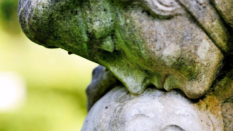 Eine Mutter verlor bei einem Unfall ihre Tochter. Sie selbst wurde schwer verletzt. Sechs Jahre später kämpft sie vor Gericht um ihre IV-Rente.