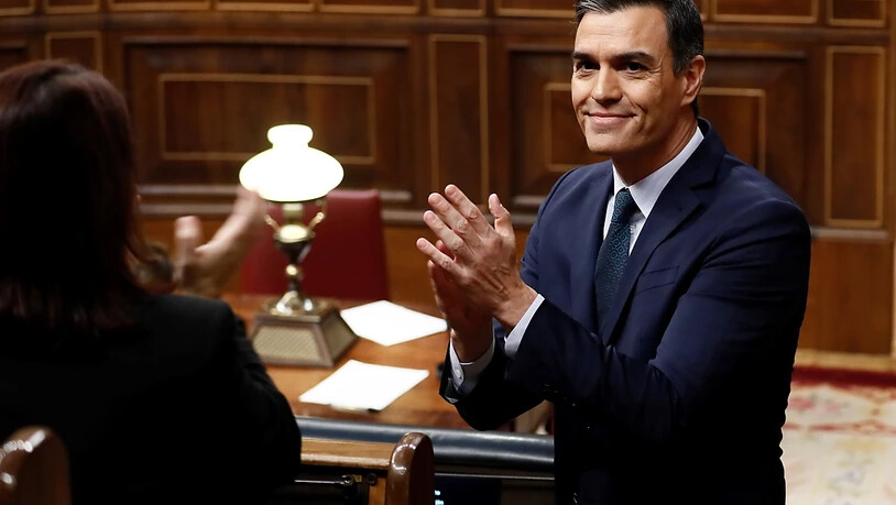 Pedro Sánchez ist beim ersten Versuch, Spaniens Regierungschef zu werden, gescheitert. Nun wird am Dienstag eine zweite Abstimmung stattfinden, bei der eine einfache Mehrheit genügt. Die Chancen stehen gut, dass es dann klappt.