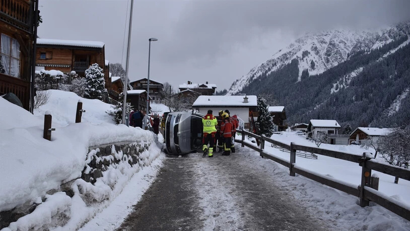 Hier auf der Monbielerstrasse kippte das Auto um.