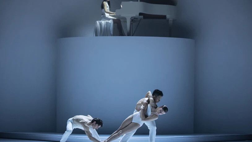 Die kanadische Pianistin Tiffany Butt begleitet den dritten Teil des Tanzstücks "Coal, Ashes an Light" von Kinsun Chan am Theater St. Gallen.