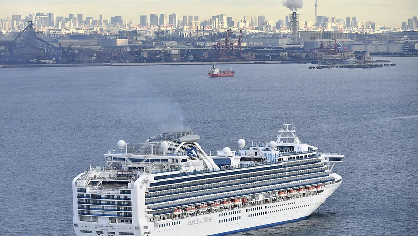 An Bord des in Japan unter Quarantäne gestellten Kreuzfahrtschiffes "Diamond Princess" sind zehn Fälle des neuen Coronavirus festgestellt worden.