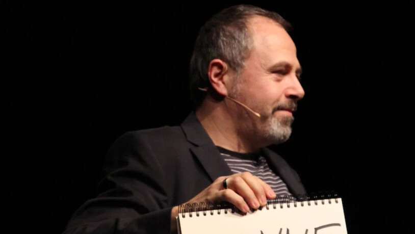 Magie? Michel Gammenthaler lässt das Publikum im Ungewissen darüber, wie die Sonne auf das weisse Blatt gekommen ist.