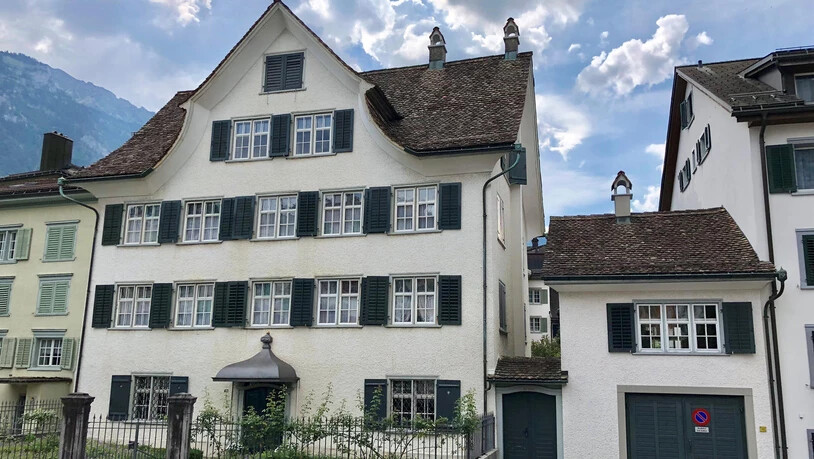 Das historische Brunnerhaus in Glarus dient dem Regierungsrat und der Gemeinde laut Mitteilung als Gästehaus für Empfänge.