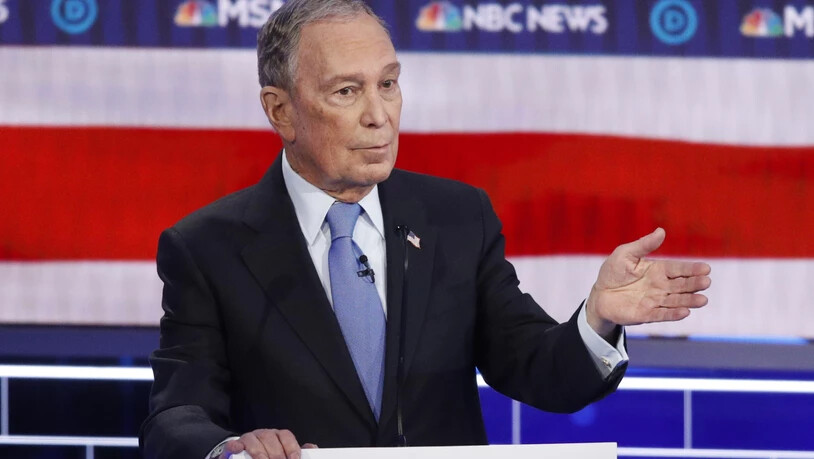 Der ehemalige Bürgermeister von New York, Mike Bloomberg, nimmt zum ersten Mal an einer TV-Debatte der demokratischen Präsidentschaftsbewerber teil. (Foto: John Locher /AP Keystone-SDA)