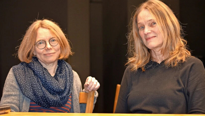 Daniela Nieden (links) und Sabine Aebli führen Regie beim diesjährigen Theaterstück der Kantonsschülerinnen und -schüler.