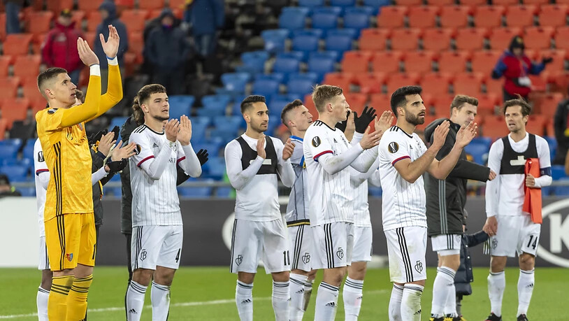 Die Basler Spieler beklatschen den Einzug in die Europa-League-Achtelfinals