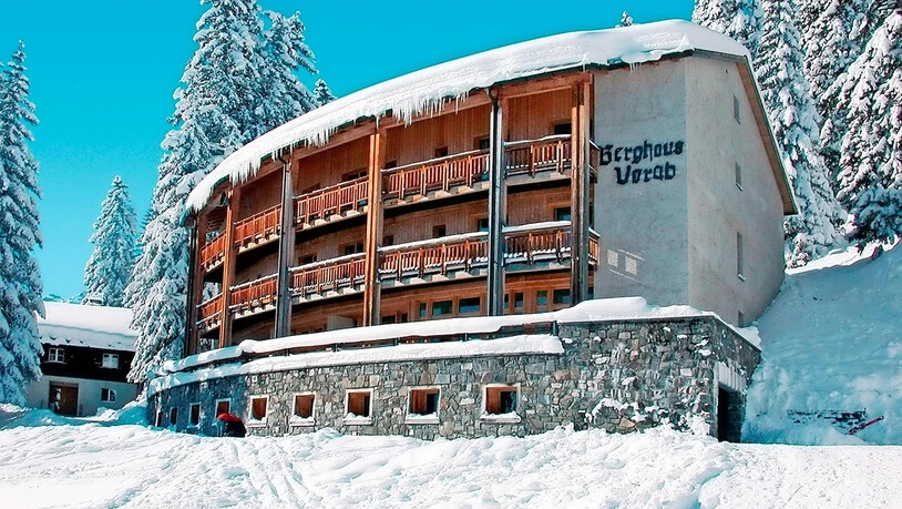 Traumlage: Das Berghaus «Vorab» befindet sich mitten im Skigebiet von Elm.