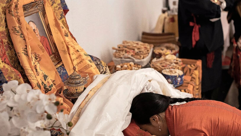 Ein Einblick in eine Feier der tibetischen Kultur.