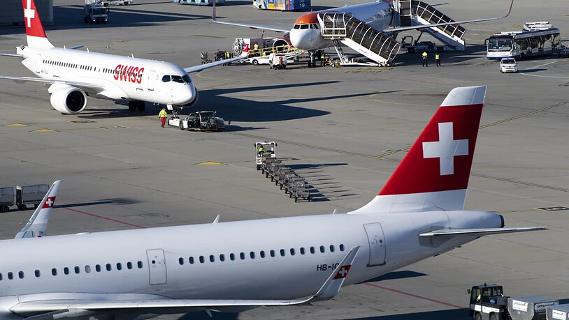 Der amerikanische Einreisestopp für Menschen aus Europa beschäftigt auch die Swiss und ihren Mutterkonzern Lufthansa. Die Folgen werden derzeit analysiert. (Archiv)