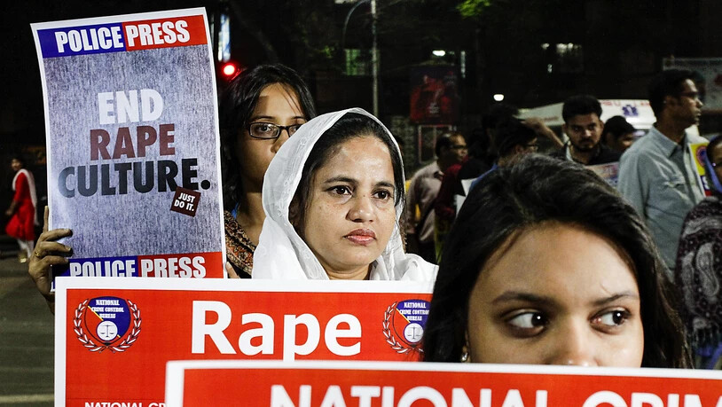 Inmitten der Coronavirus-Krise hat Indien vier Männer wegen Vergewaltigung hingerichtet - landesweit hatte es unlängst Proteste wegen der Straftat und dem Schweigen über solche Vorfälle gegeben. (Symbolbild)
