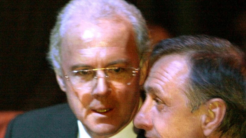 Einst Rivalen in einem WM-Final, später miteinander vertraut: Franz Beckenbauer und Johan Cruyff
