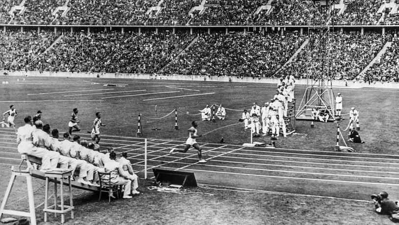 1936 missbraucht Adolf Hitler die Spiele in Berlin zu Propagandazwecken