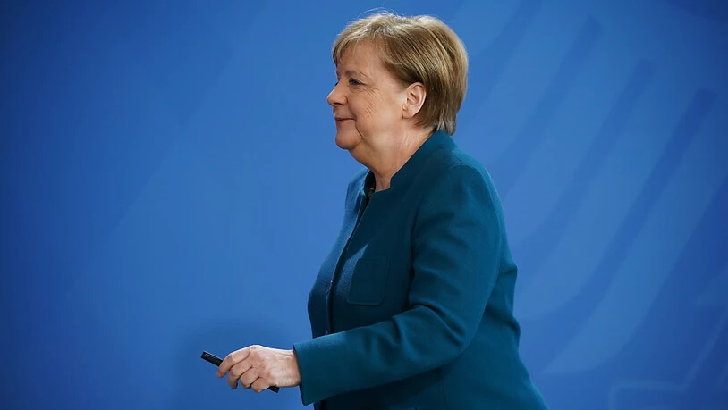 Angela Merkel arbeitet weiterhin aus der häuslichen Quarantäne und wird sich Anfang der kommenden Woche erneut testen lassen. (Archivbild)
