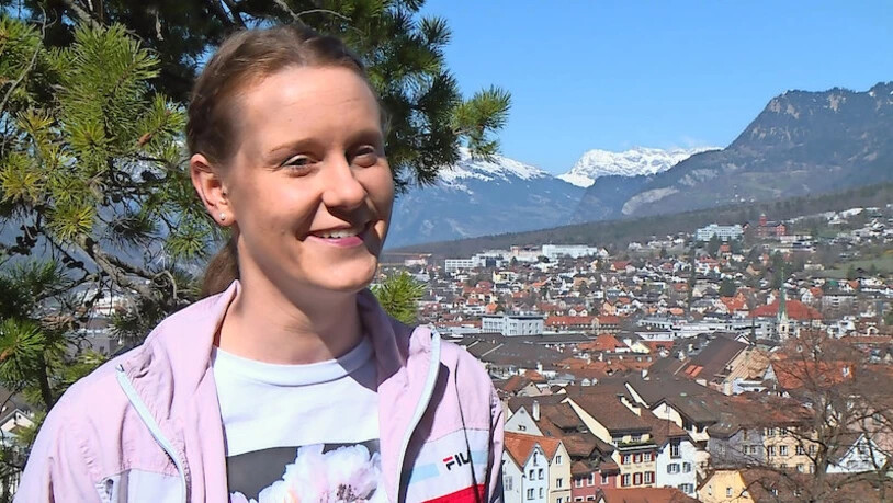 Im Einsatz für Partys in der Region: Johanna Burger ist Mitinitiantin der Aktion, die von Chur aus DJ-Konzerte in die Stuben sendet