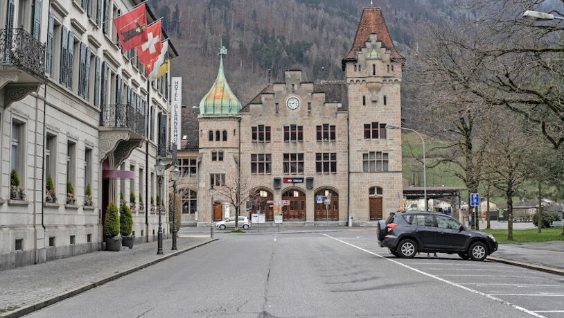 Aussergewöhnliche Situation allenorten: So menschenleer zeigt sich das Glarner Stadtzentrum sonst nie.