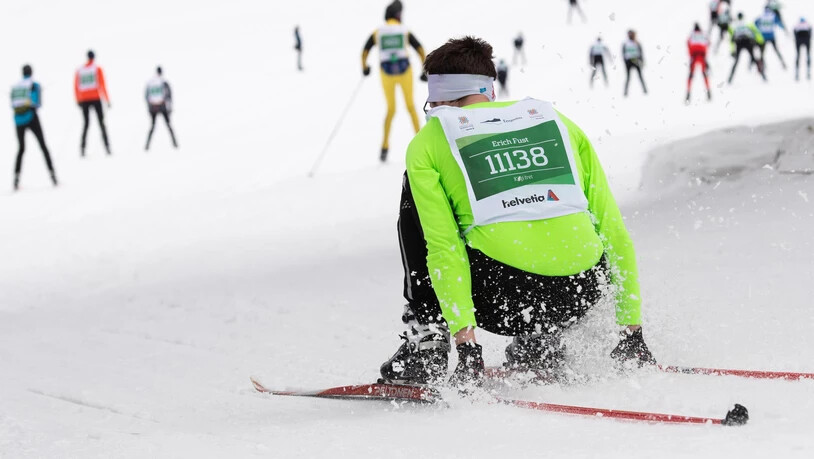 Aus dem Gleichgewicht geraten, aber nicht umgefallen: Der Engadin Skimarathon hält den Verlust in Grenzen.