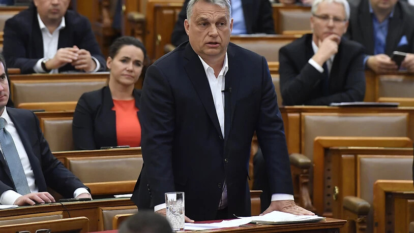 Zahlreiche EU-Staaten sorgen sich um die Demokratie. Obwohl der Name des ungarischen Präsidenten, Viktor Orban, in einer Erklärung nicht erwähnt wird, ist der Aufruf implizit an Orban gerichtet. Ungarn hatte vor wenigen Tagen die Grundrechte wegen der…