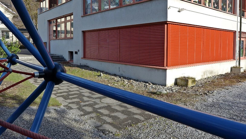 Knoten für den Moment gelöst: Die Schule Ennenda kann auch im neuen Schuljahr die Ennetbühler Kinder aufnehmen, die nicht nach Glarus wollen.