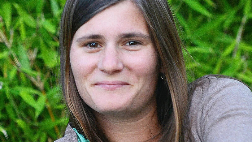 Es ist Redaktorin Fadrina Hofmann, die nur zu Besuch bei den Grosseltern im Oberengadin war. Gelebt hat sie damals in Tansania.