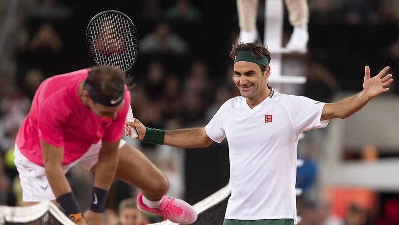 Grosse Rivalen und gute Kollegen: Weil sich Roger Federer und Rafael Nadal derzeit nicht auf dem Tennisplatz duellieren können, versuchen sie sich im Internet aus der Reserve zu locken