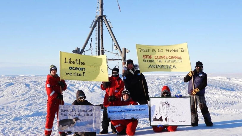 "Our research delivers the facts. NOW it's time to act", fordern Forscher in der Arktis und der Antarktis. Man solle auf ihre Ergebnisse zum Klimawandel genauso hören wie auf epidemiologische Daten zum Coronavirus. Sie unterstützen den Online-Klima…