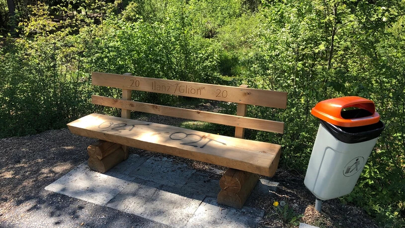 An mehreren Orten in Ilanz wurden Gegenstände besprayt und beschädigt.