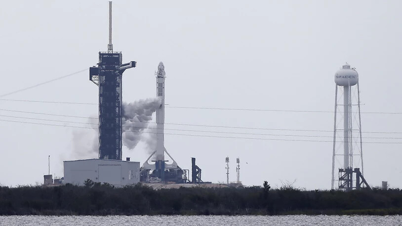 Die bemannte SpaceX Falcon 9 Crew Dragon musste wegen schlechten Wetters in Cape Canaveral verschoben werden.