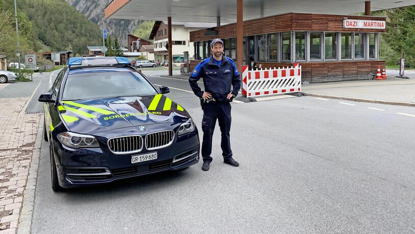 Arbeit an der Grenze: Als Mitarbeiter der Eidgenössischen Zollverwaltung ist Serafin Wiestner während der Coronazeit gefordert.