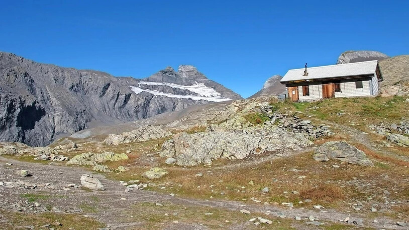Bergführer möchten die oft überfüllte Hütte auf dem Panixerpass dem Kanton Glarus abkaufen und eine neue hinstellen.