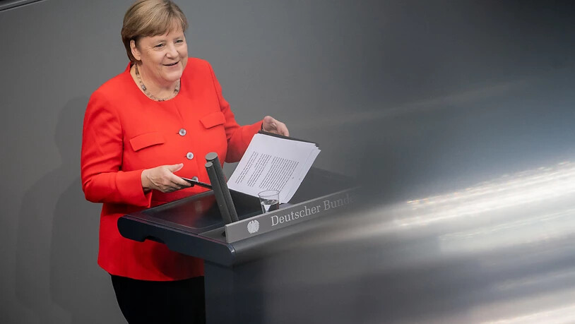 Bundeskanzlerin Angela Merkel (CDU) spricht bei ihrer Regierungserklärung zur deutschen EU-Ratspräsidentschaft im Bundestag. Vom 01.07.20 bis zum 31.12.20 übernimmt Deutschland die EU-Ratspräsidentschaft. Foto: Michael Kappeler/dpa