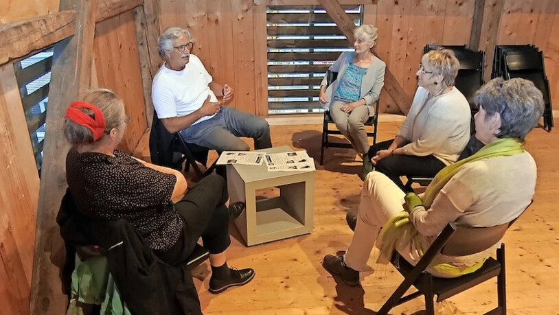 Intensive Diskussion: Im Anna-Göldi-Museum redet man in Gruppen über die eigenen Geschichten. 