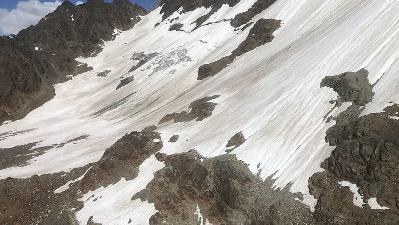 Der Unfall ereignete sich im Gebiet der Gletscherspitze. Dieser gut 3000 Meter hohe Gipfel liegt oberhalb von Blatten im Lötschental.