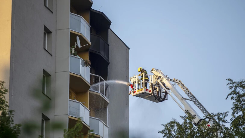 Bei dem Feuer in Bohumin im Osten Tschechiens sind mindestens 11 Menschen gestorben. Foto: VladimÌr PryËek/CTK/dpa