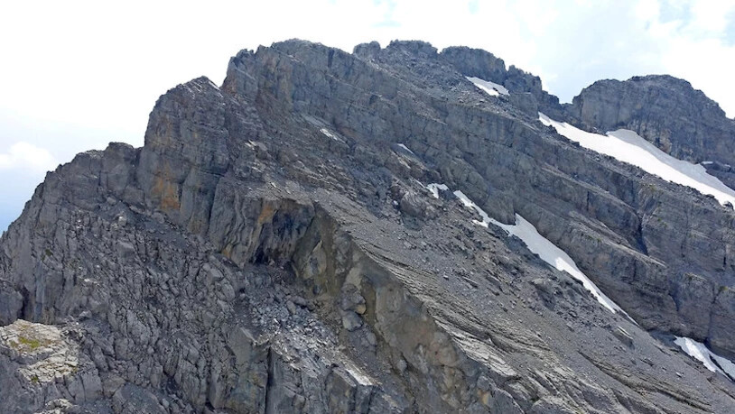 Vom Ortstock ob Braunwald ist am 8. August ein Felspaket abgebrochen und talwärts gestürzt. 