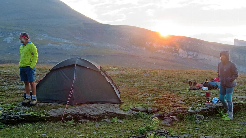 Die Sonne begrüsst am Sonntagmorgen die «Rock around the Stogg»-Teilnehmenden.
