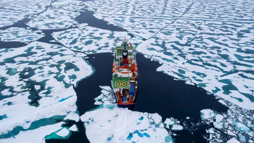 Der Weg zur neuen "Mosaic"-Eisscholle führte die Crew über den Nordpol.