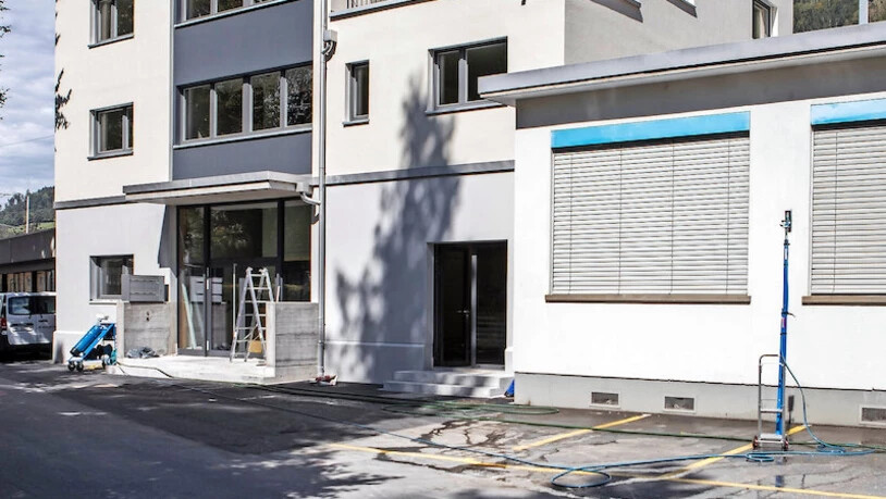 Auf dem Knobel-Areal: Anfang November sollen die ersten beiden Firmen in den Neubau in Ennenda einziehen.