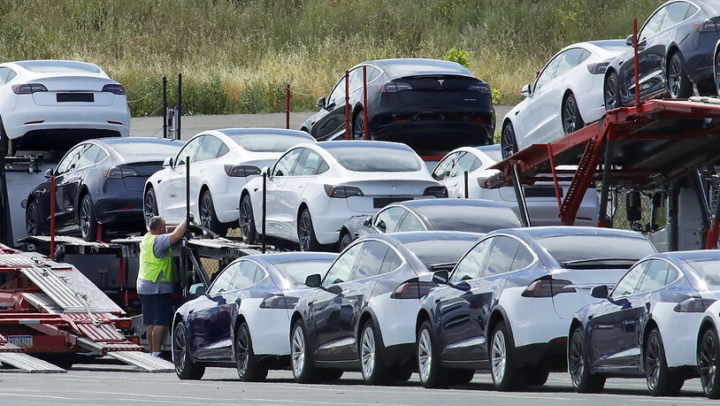 Tesla kommt laut einem Medienbericht neuerdings ohne Pressestelle aus. (Archivbild)