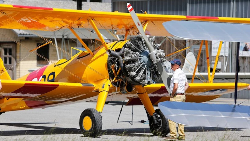 Mai 2016 in Mollis: Ein Pilot eines solchen Flugzeugs muss wegen einer Kollision über dem Flugplatz vor Gericht. 