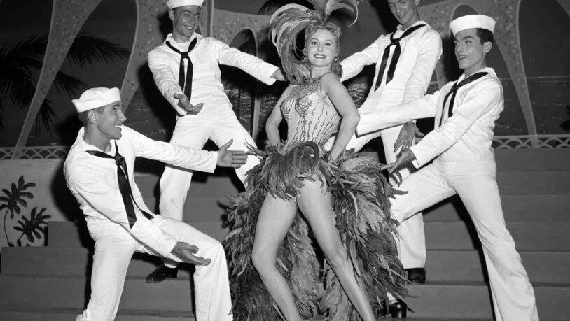 ARCHIV - Schauspielerin Rhonda Fleming als Sängerin und Tänzerin in Las Vegas. Foto: David Smith/AP/dpa