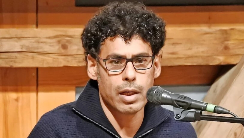 Ein Schriftsteller, der Bäume liebt: Usama Al Shahmani liest in Ennenda aus seinem neuen Buch vor.