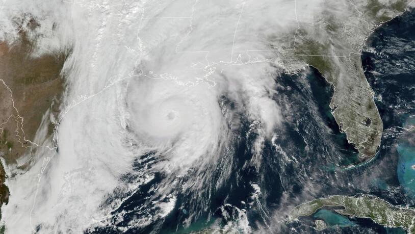 HANDOUT - Das Satellitenbild zeigt den Hurrikan «Zeta» über dem Golf von Mexiko. Foto: Uncredited/NOAA/AP/dpa - ACHTUNG: Nur zur redaktionellen Verwendung und nur mit vollständiger Nennung des vorstehenden Credits